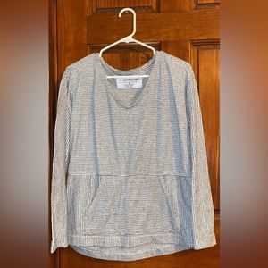 Women’s Small V-Neck Long Sleeve Pullover